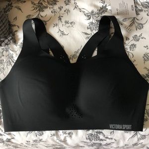 Victoria Sport Black Sports Bra 36DD